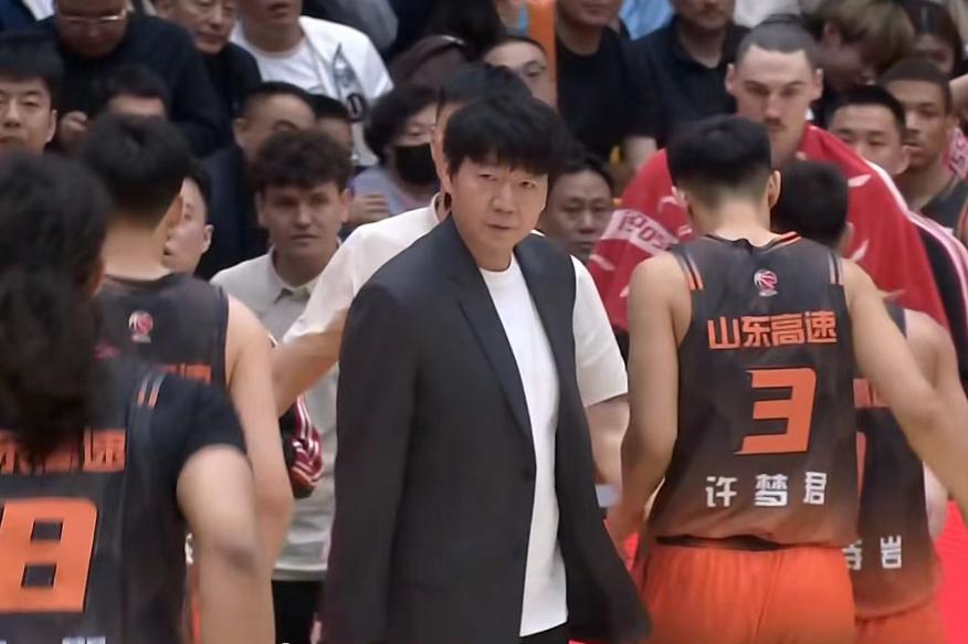 山东男篮确定后场补强目标，报价15+4后卫，愿为其提供高额转会费 | 中国区|zoty中欧|股份有限公司
