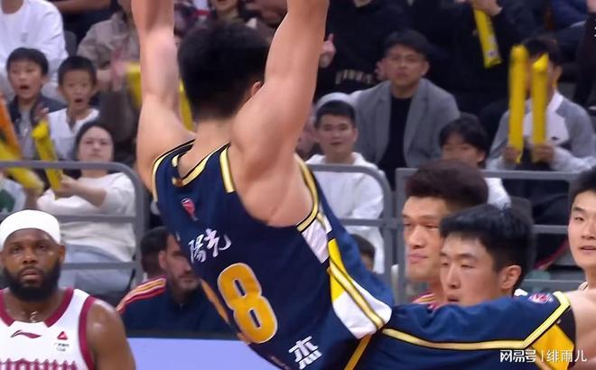CBA焦点战今夜打响！3日19点35分！CCTV5不播，上海冲击15连胜