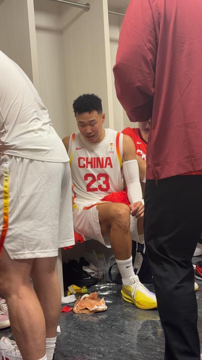 阿媒解读梅西与裁判交流内容:好好说话,别不尊重人