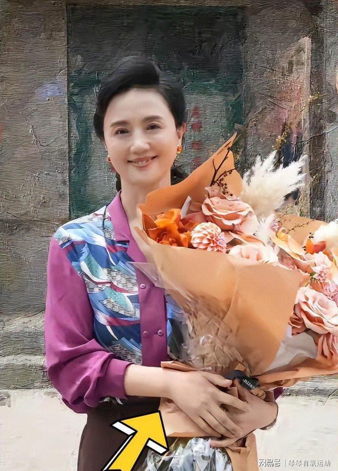 C罗婚礼请柬曝光:与乔治娜将于8月1日在某庄园举行婚礼,庄园表示不予回应;此前有消息称C罗因世界杯失利推迟婚礼