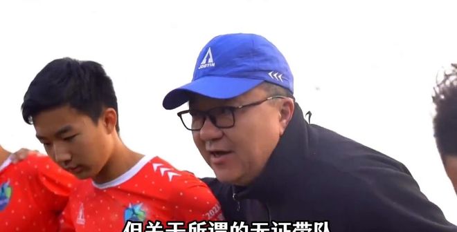 旧将:米兰现在没总监没主帅,伊布却还在解说世界杯