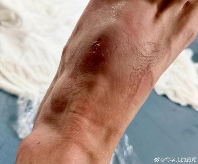 中超综合：成都队13分领跑 董方雨二度“主哨”