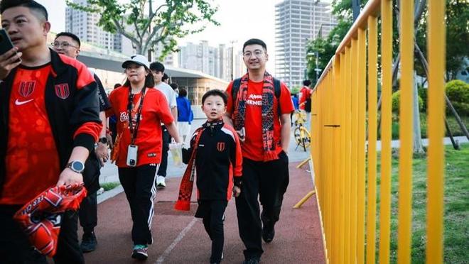 北京男篮伤病情况：赵睿拉伤是新伤需养两周 曾凡博雷蒙还在恢复