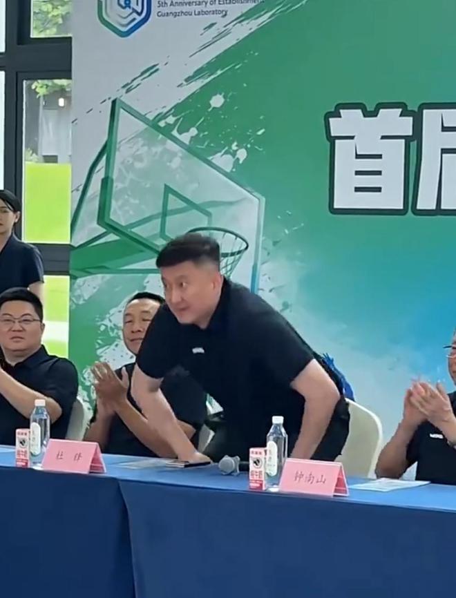 世界杯裁判马宁回应敢判敢罚：不必让所有人喜欢