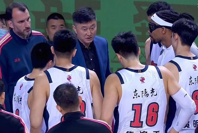 曝广东男篮大动作，欲用黄明依+张皓嘉+2000万换取22岁国手锋线，场均16.3分5.4板