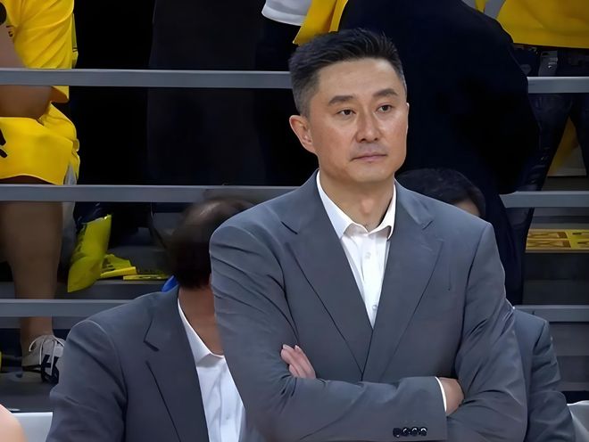“复仇”，维尼修斯被换下时对西蒙尼说：他们要把我卖了