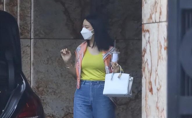 利物浦赛后内讧!琼斯索博激烈争执,袖标被扔地上