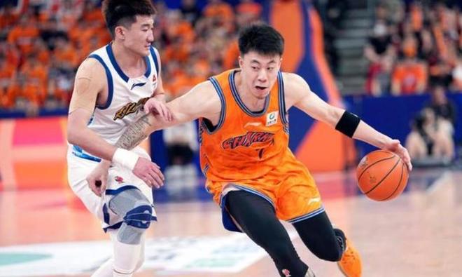 库里看了会沉默，在NBA世界里，崩老板天花板还的是伦纳德