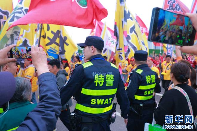 湖北黄石公安护航“楚超”揭幕战 | 中国区|球友会|股份有限公司